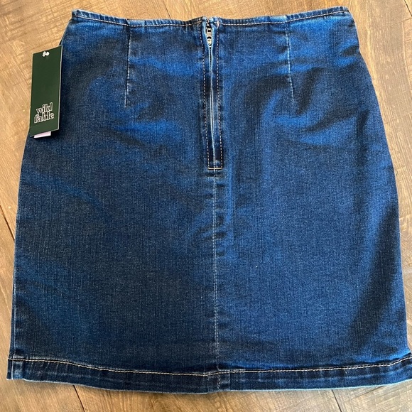 NEW Wild Fable Notched Denim Mini Skirt Size 00 - Picture 3 of 4